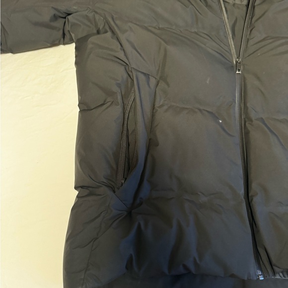 Uniqlo Black Ultra Light Down Zip Puffer Jacket GENTLY WORN SIZE LARGE - Picture 3 of 7